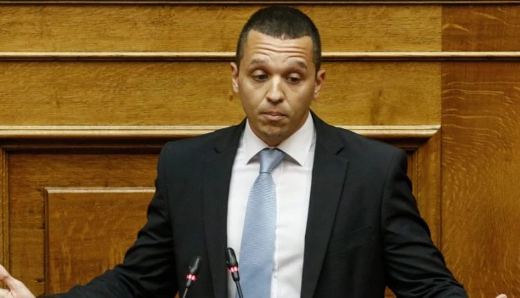 Κασιδιάρης για την υιοθεσία σε ομοφυλόφιλα ζευγάρια: «Έρχεται η μαμά σου; Όχι, έρχεται ο Λάκης» (βίντεο)